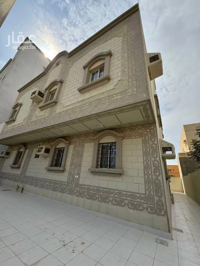 عمارة 400 م² في القرينة 4