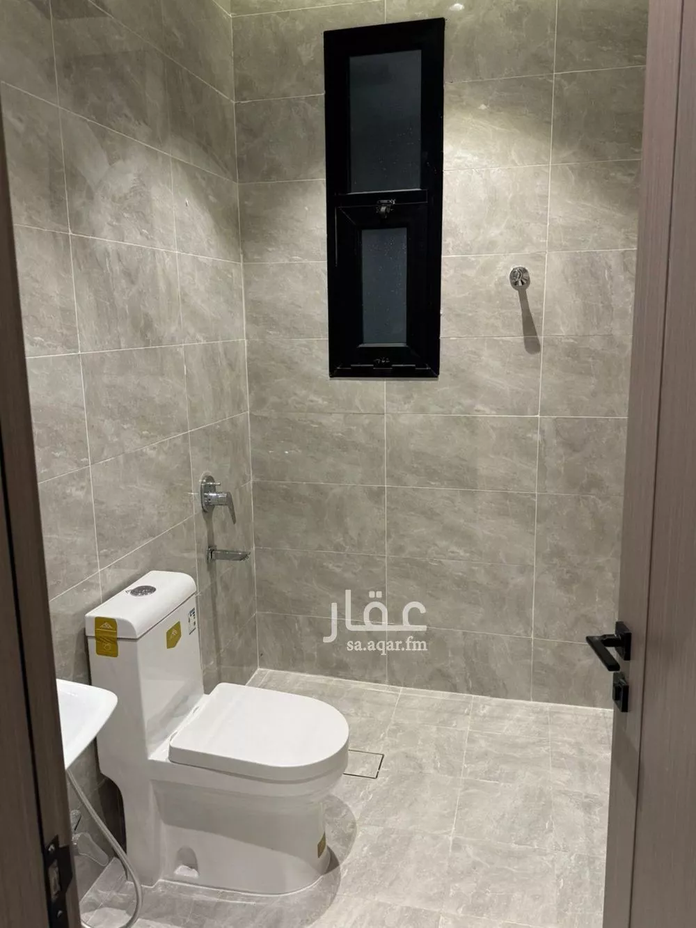 شقة 3 غرف في الحمرا 5