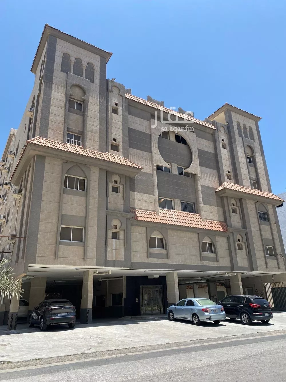 شقة 4 غرف في الحمرا 4