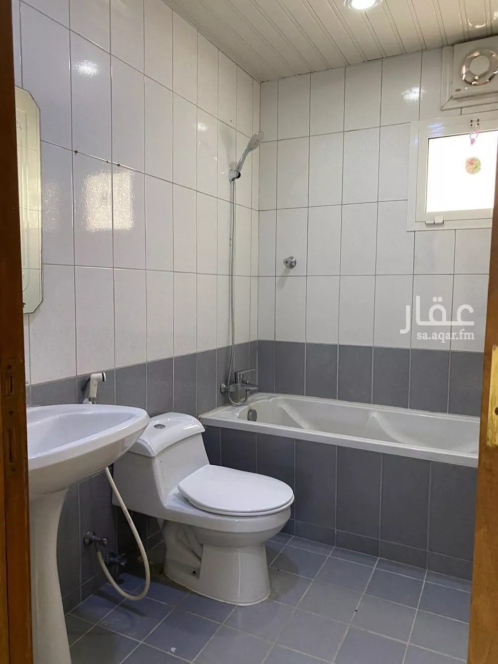 شقة 4 غرف في الحمرا 5