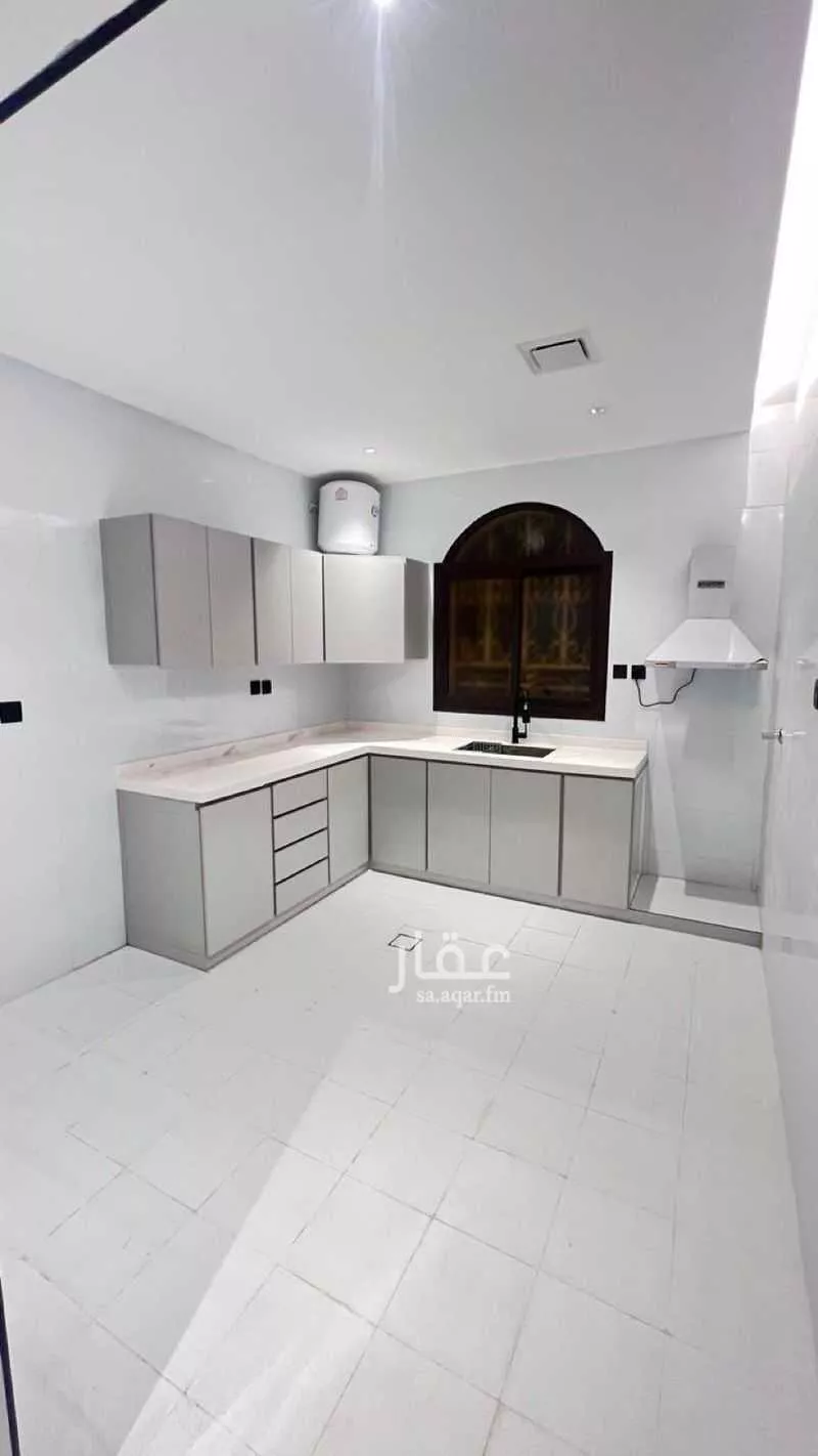 شقة 2 غرف في العقيق 3