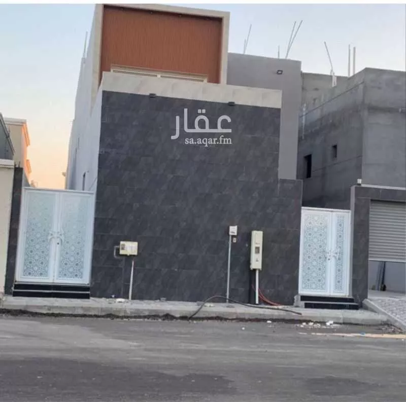 فيلا 6 غرف في الشراع 4