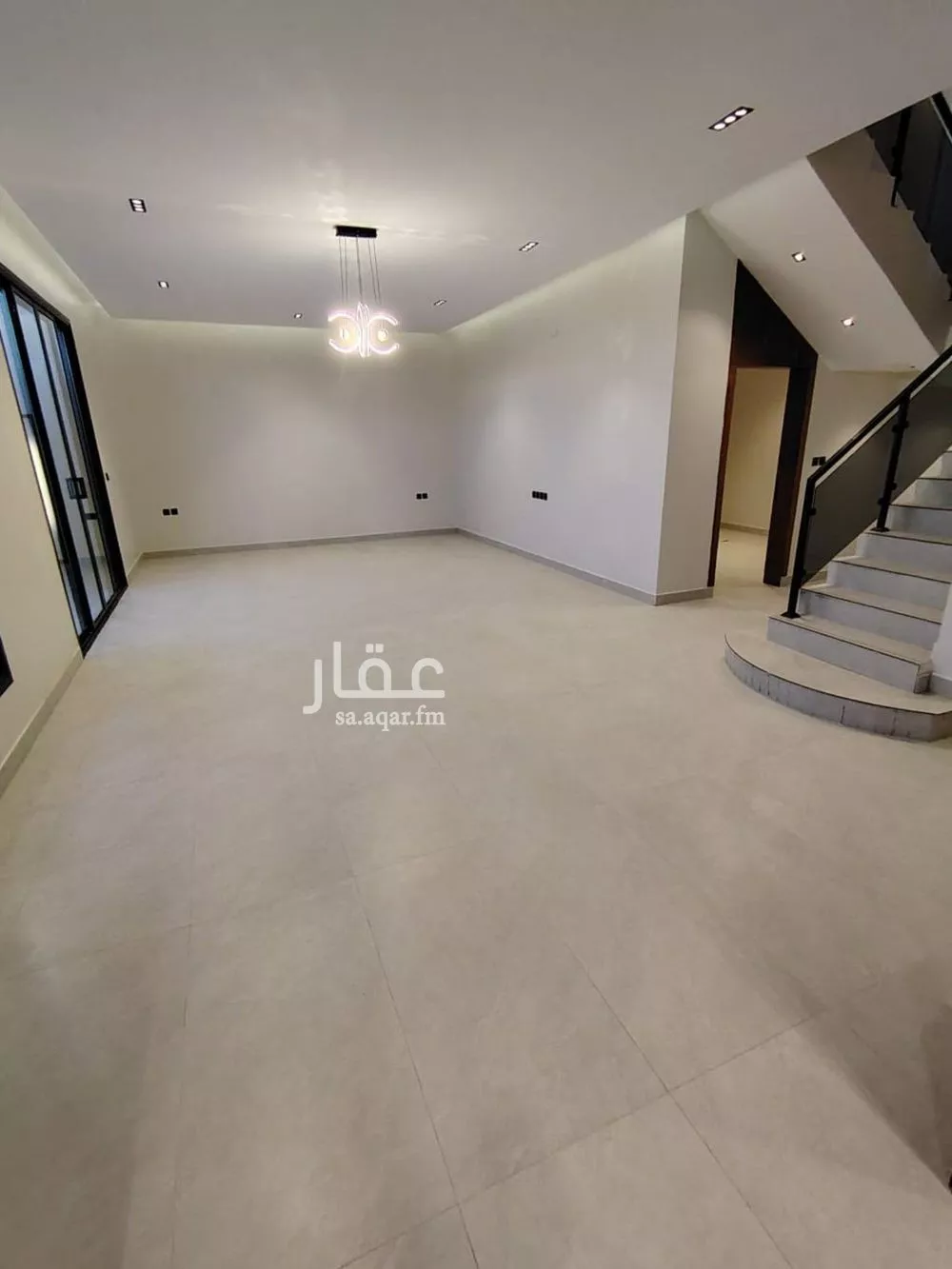 فيلا 4 غرف في الرمال 3