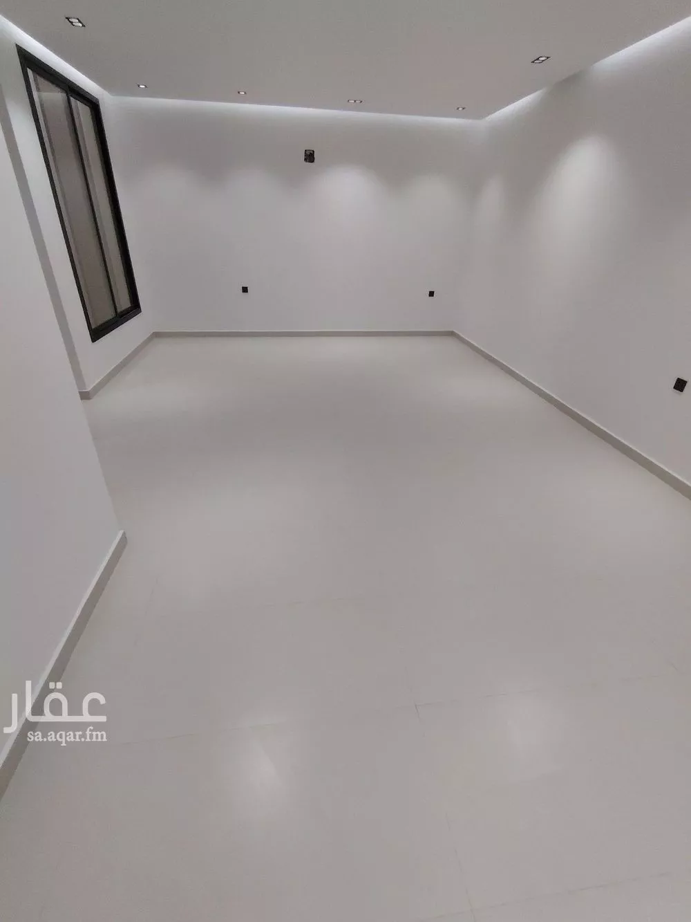 شقة 3 غرف في الرمال 4