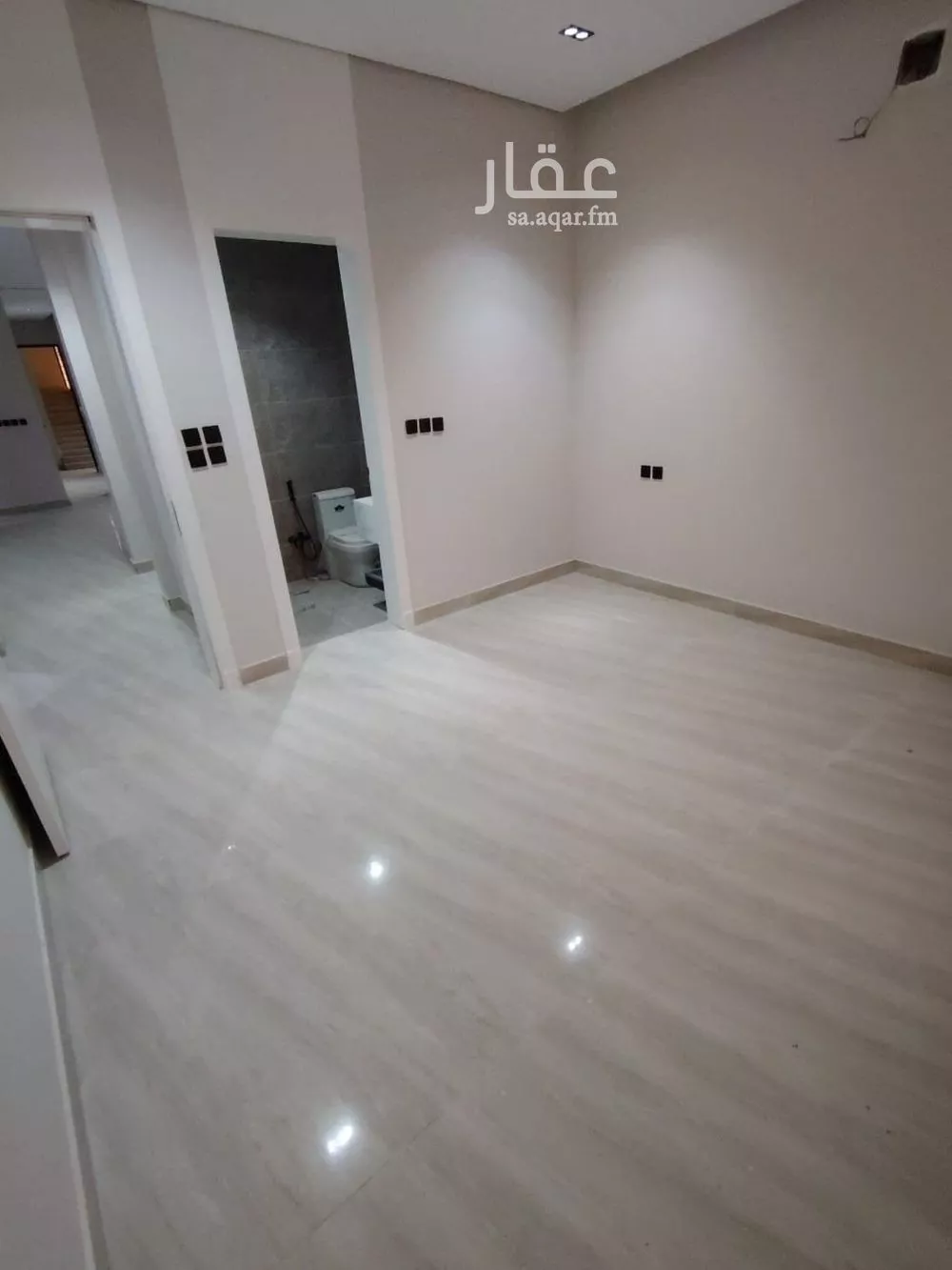 شقة 4 غرف في الرمال 2