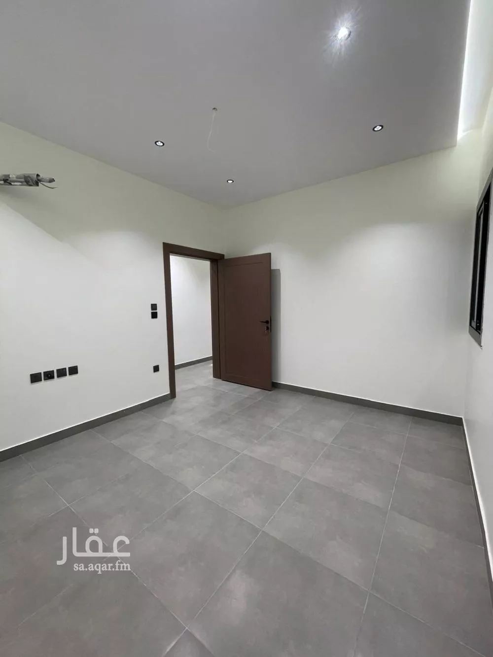 شقة 4 غرف في الروضة 2