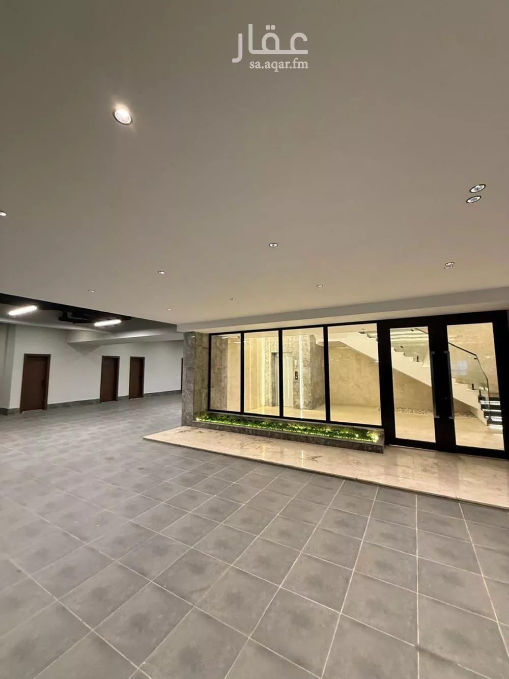 شقة 5 غرف في الريان 4