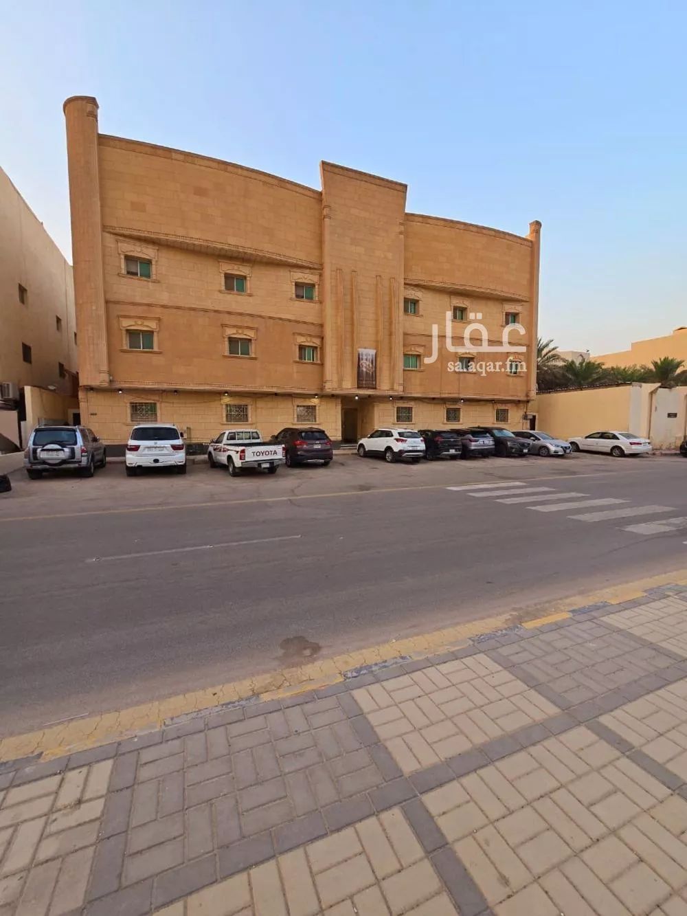 عمارة 812 م² في الملقا 2