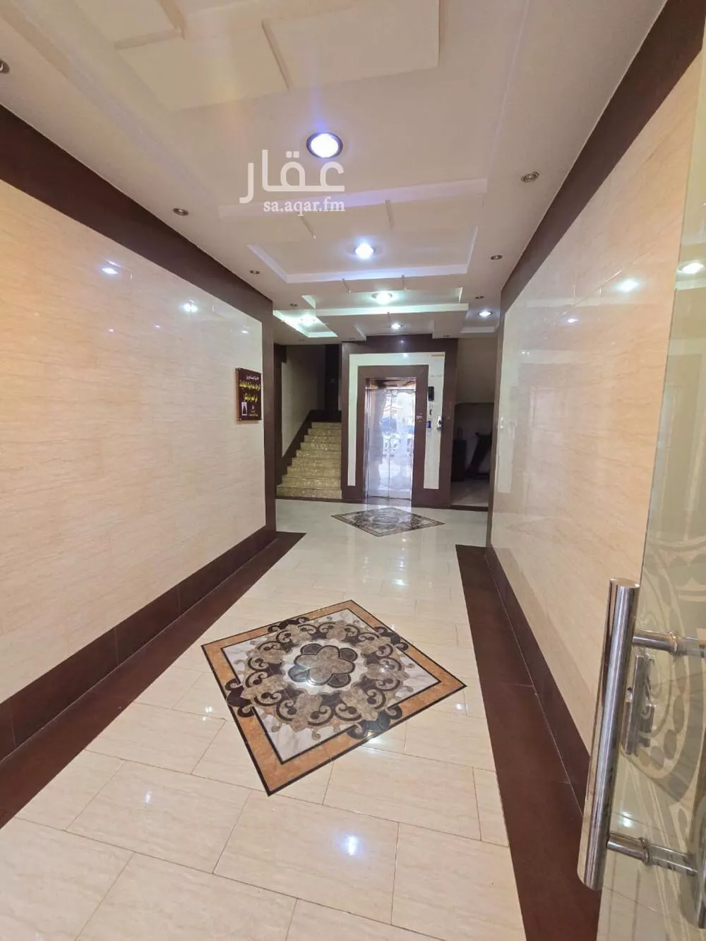 عمارة 812 م² في الملقا 3