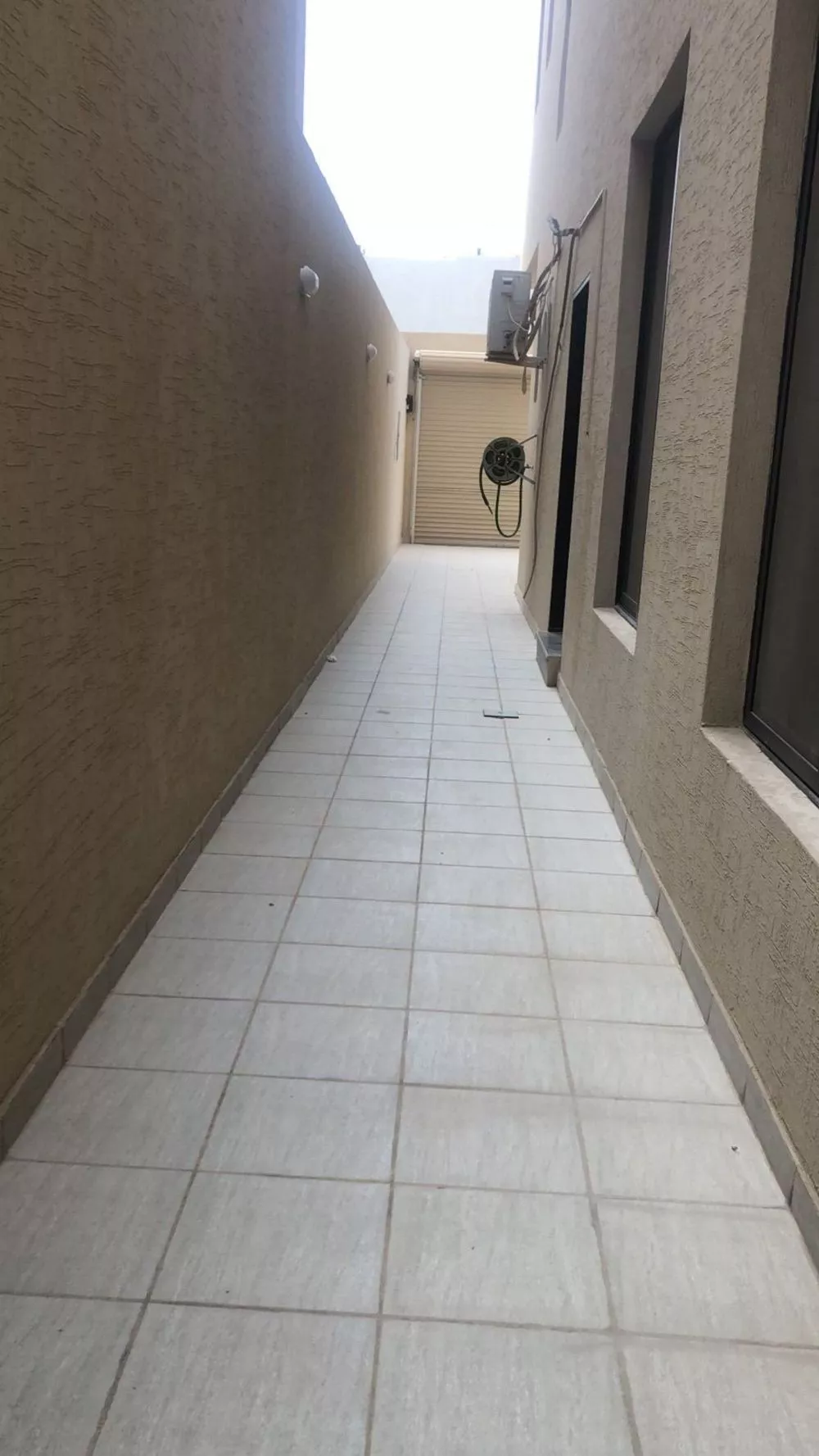 شقة 6 غرف في العارض 4