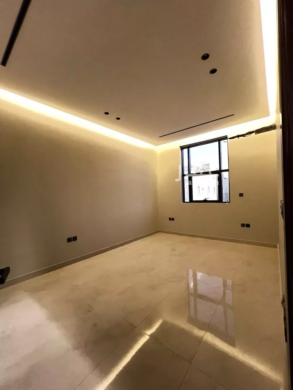 فيلا 5 غرف في الشراع 4