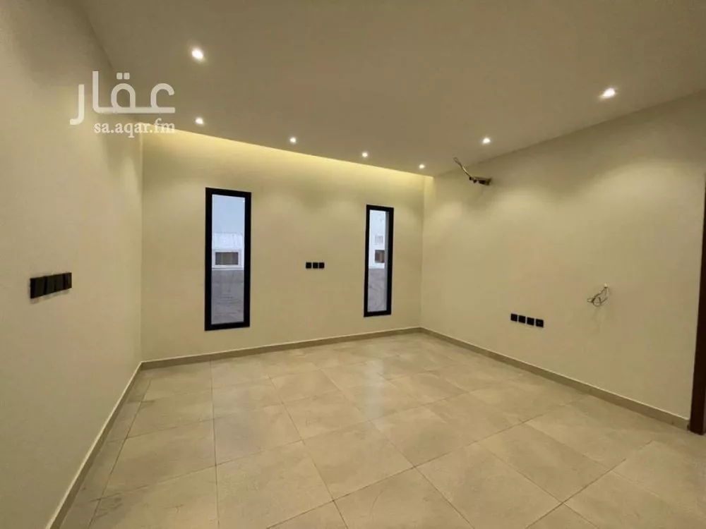 فيلا 6 غرف في الشراع 3