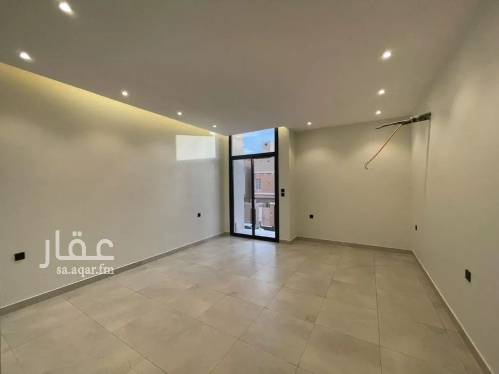 فيلا 6 غرف في الشراع 4