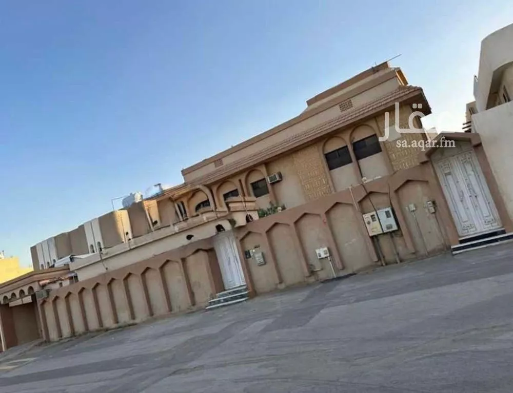 فيلا 11 غرف في بدر