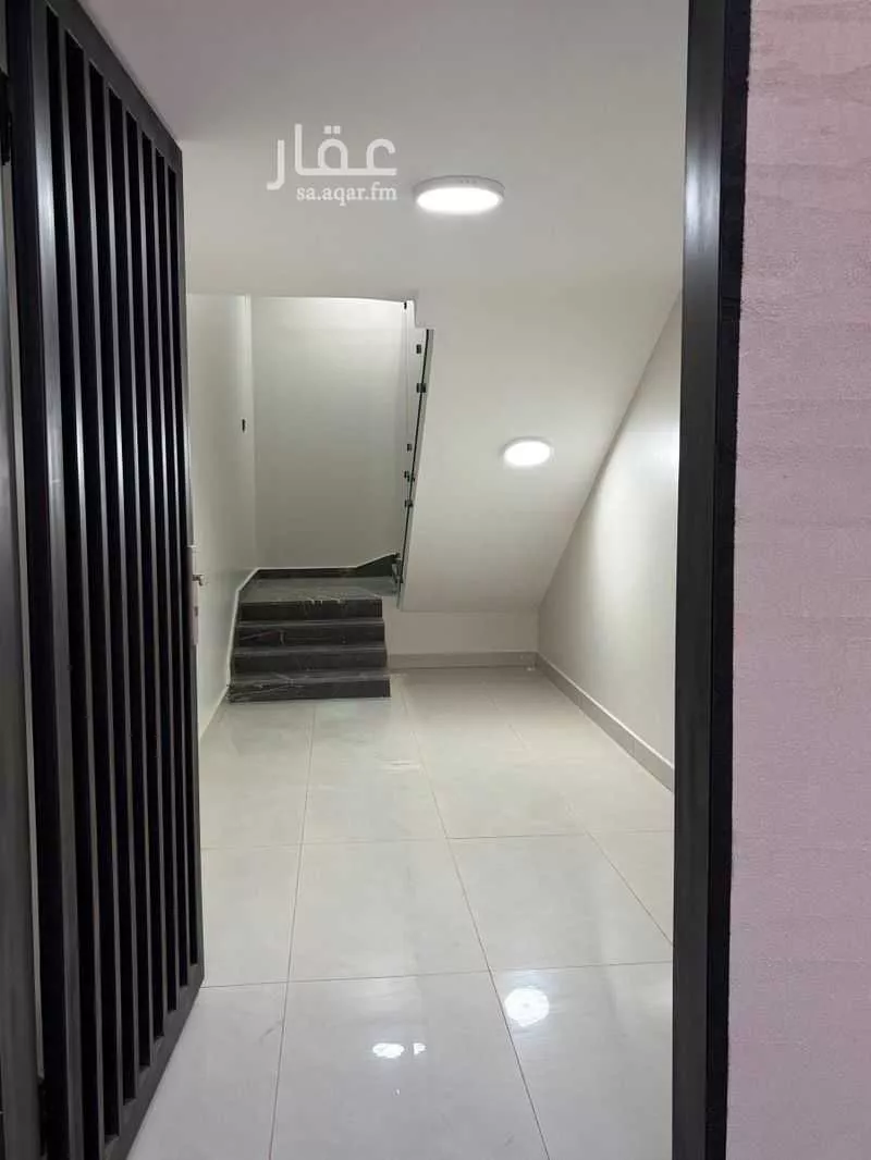 3 bedroom floor in King Faisal 2