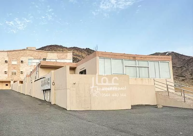 عمارة 2753 م² في التنعيم 4