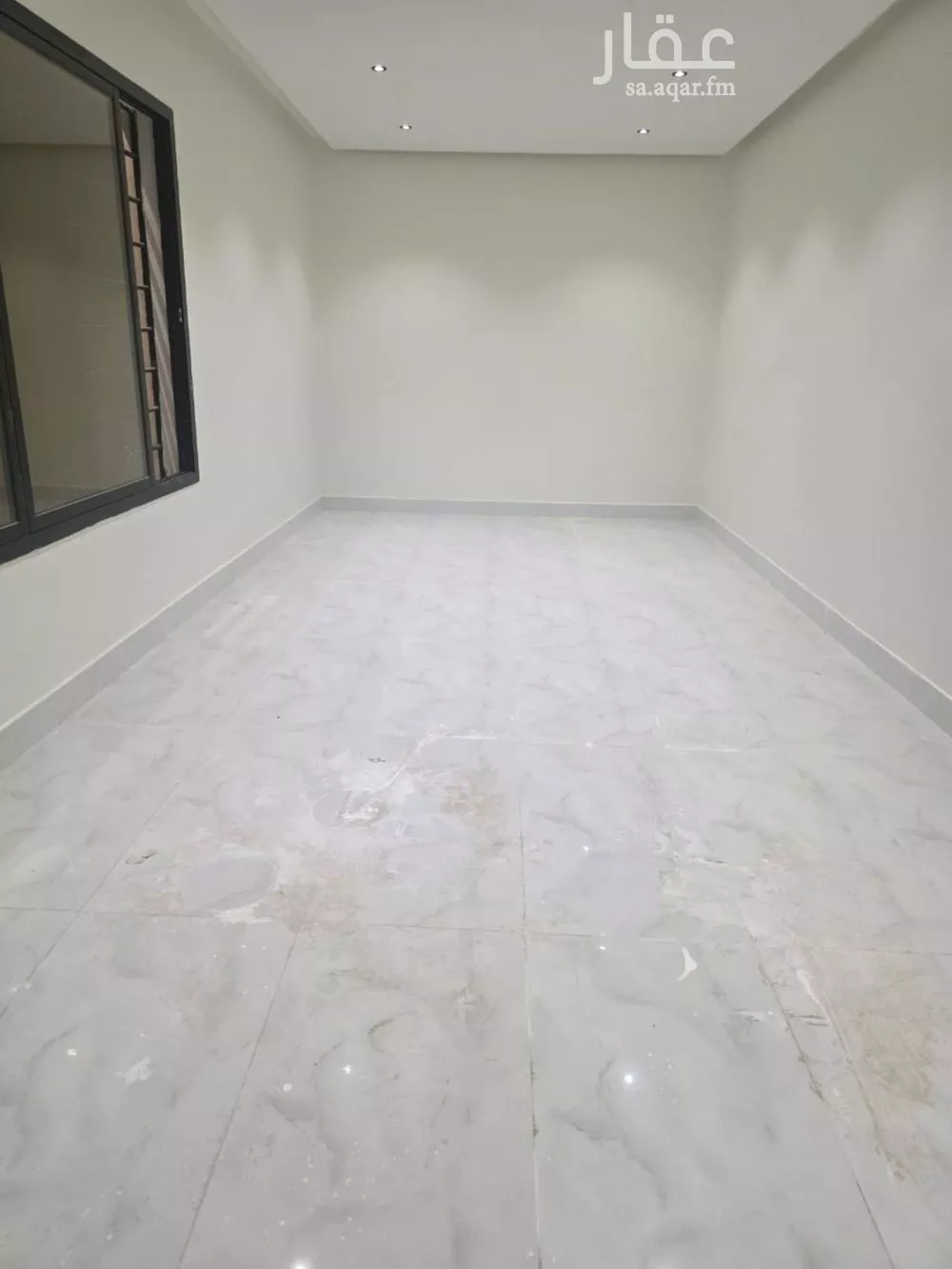 فيلا 5 غرف في عكاظ 5