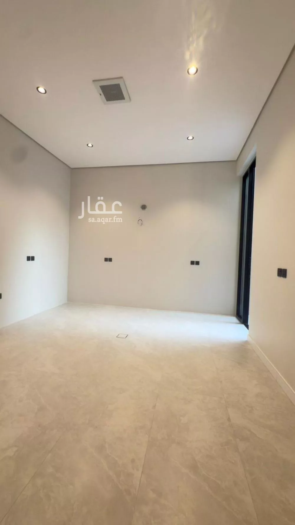 فيلا 5 غرف في الجنادرية 3