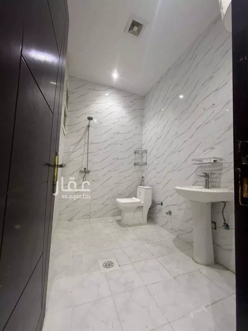 1 bedroom apartment in Ad Dhubbat 4