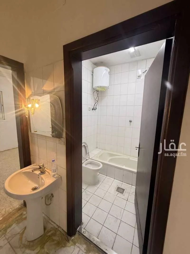 2 bedroom apartment in Al Malaz 4