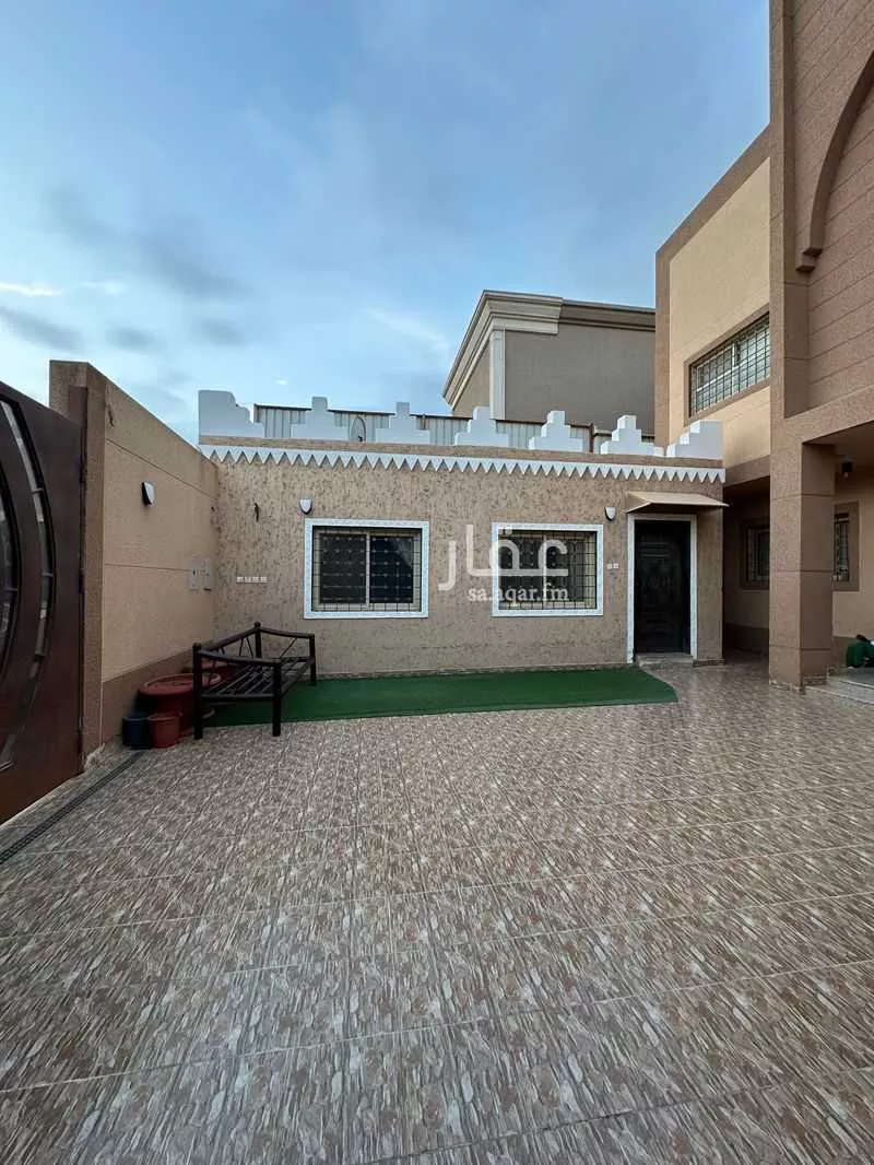 فيلا 9 غرف في الروضة 3