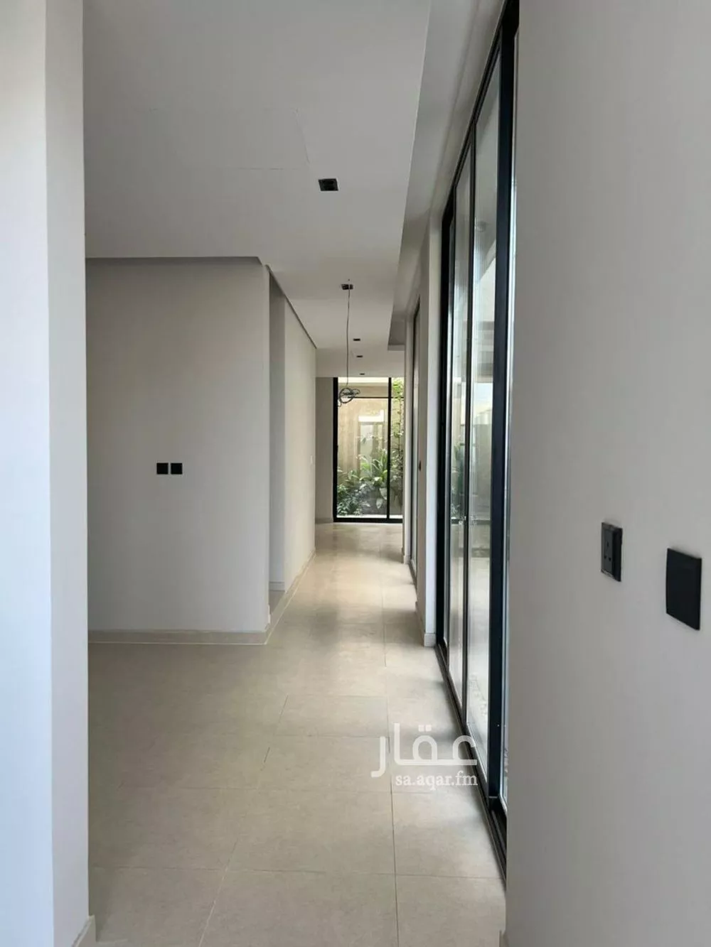 فيلا 4 غرف في العارض 5