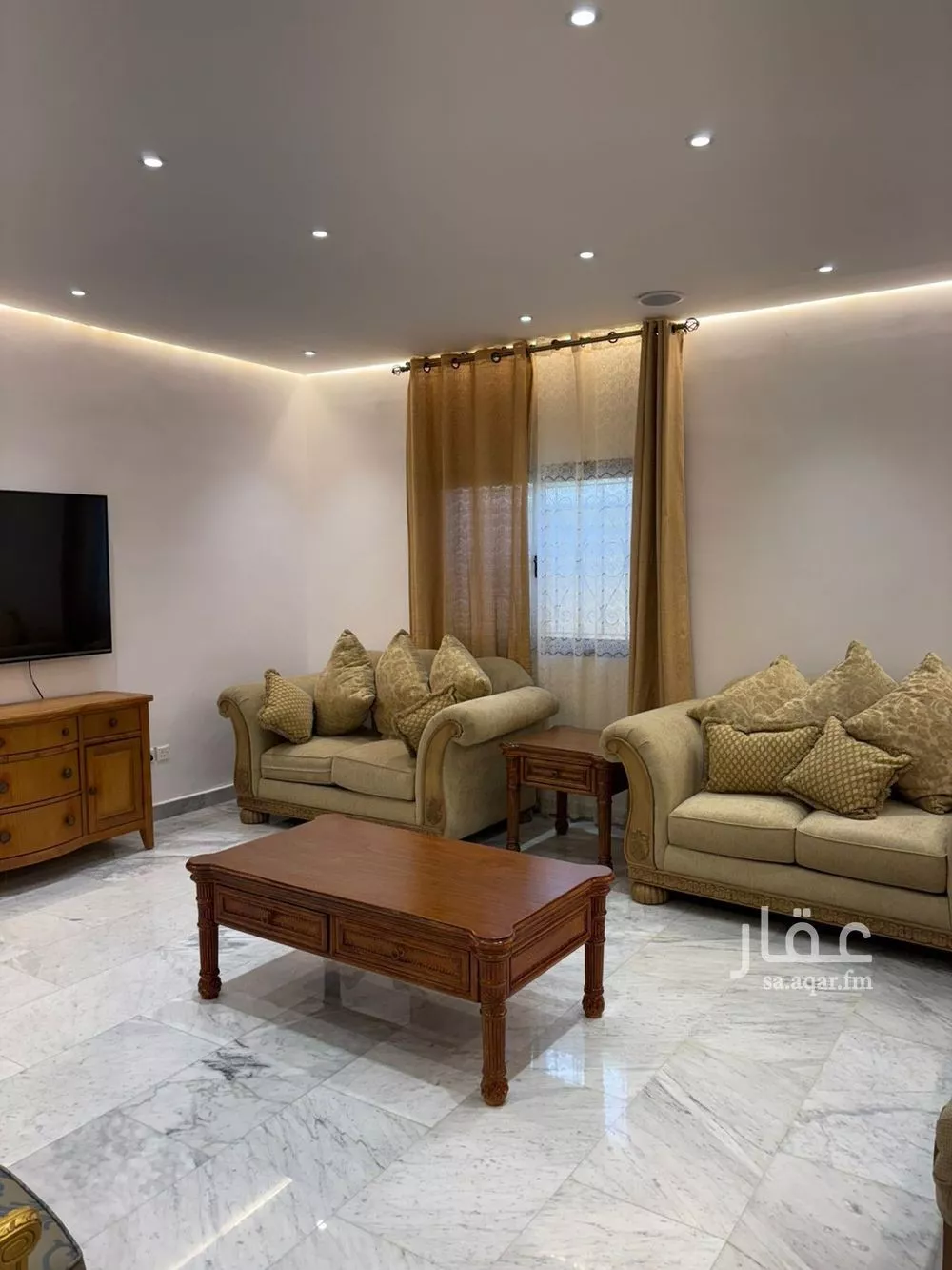 3 bedroom apartment in Al Shati 4