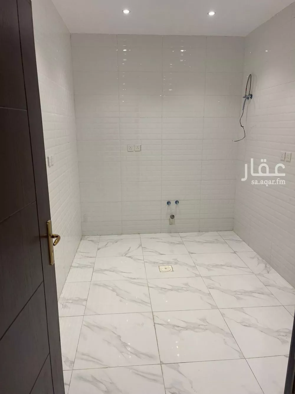 شقة 5 غرف في الواحة 2