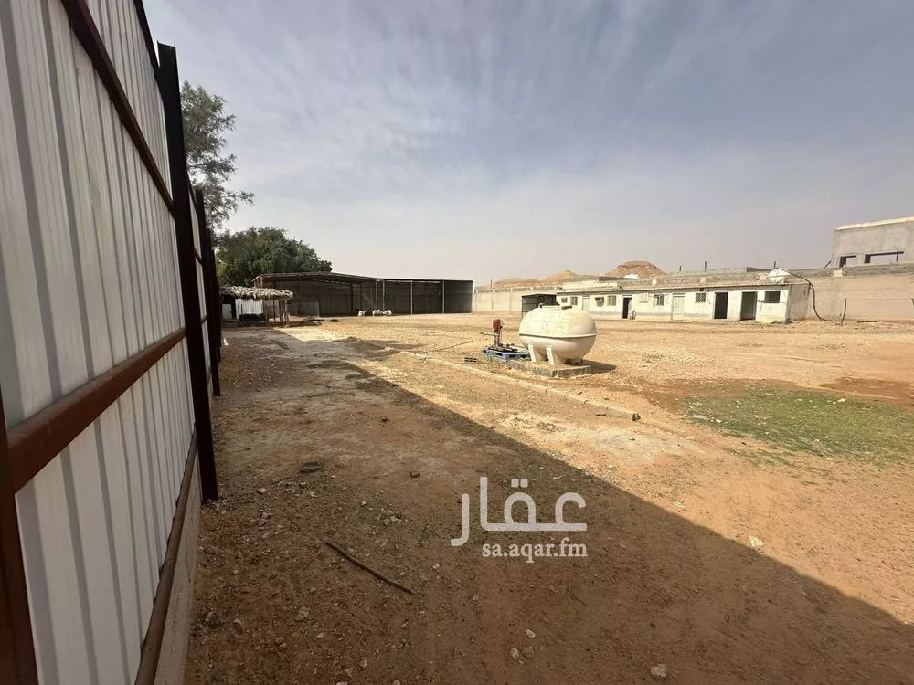 أرض 10002 م² في أحد 4