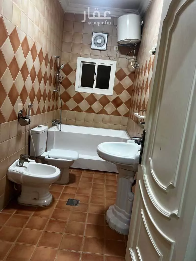 شقة 5 غرف في الفيصلية 4