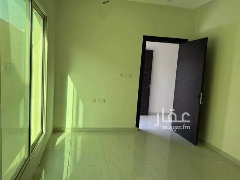 فيلا 5 غرف في الشرق 3