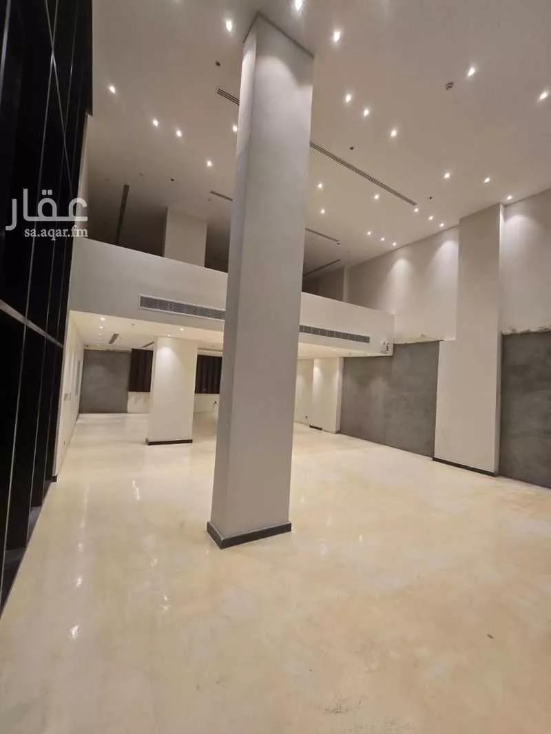 محل 205 م² في العليا 2