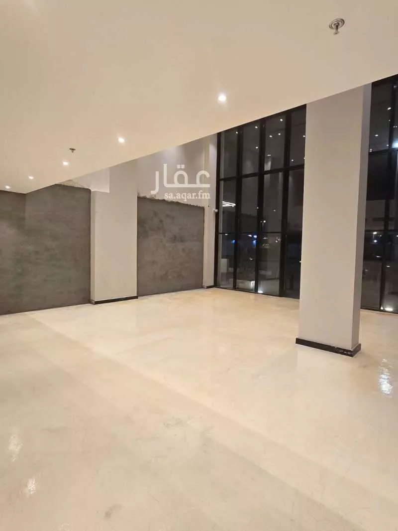 محل 205 م² في العليا 5