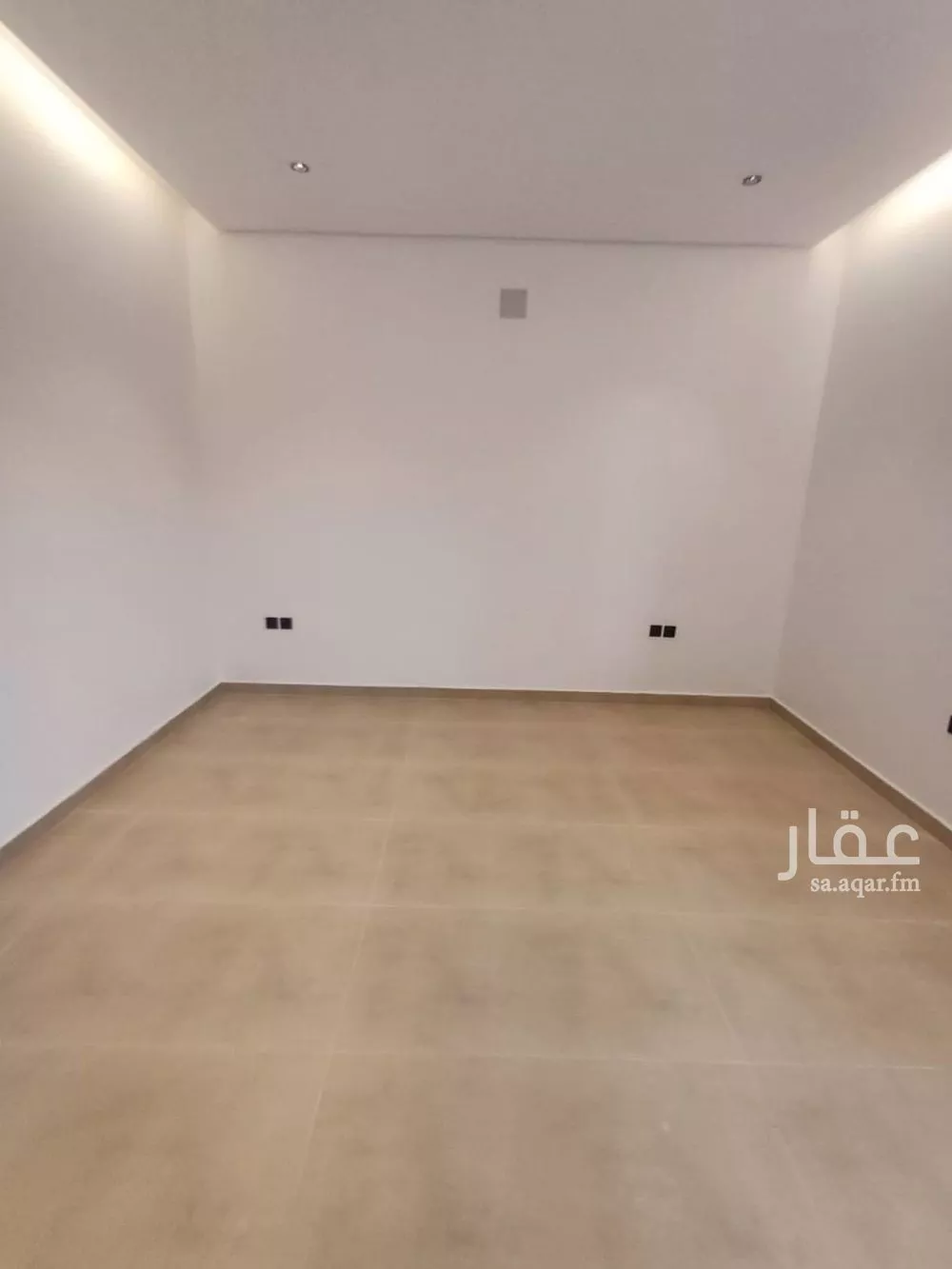 فيلا 5 غرف في الحزم 5