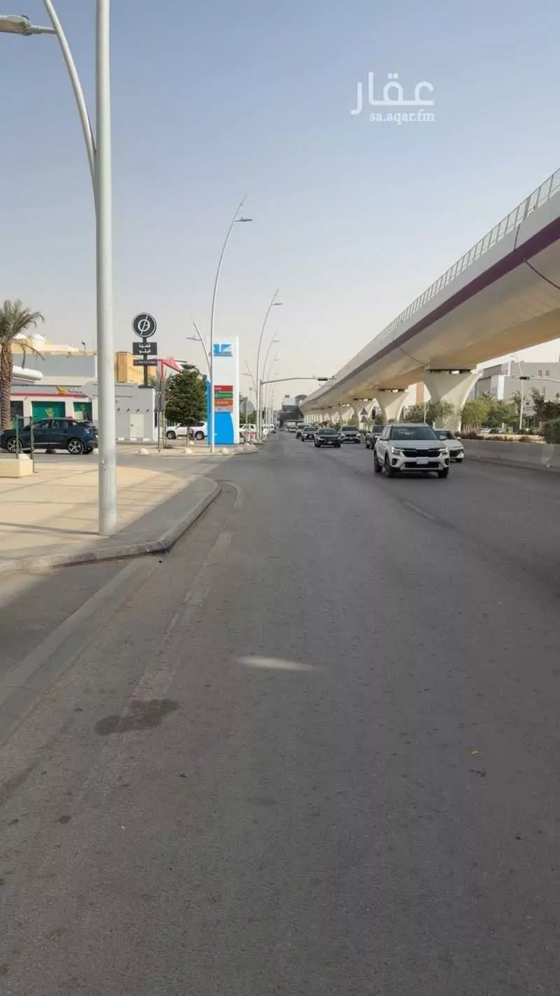 محل 1000 م² في اشبيلية 5