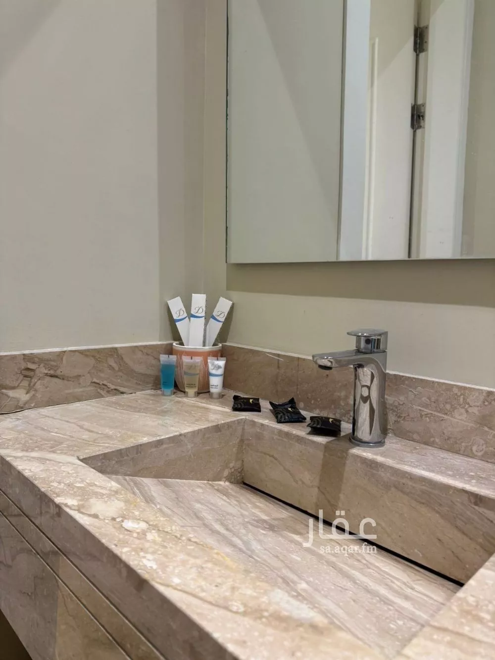 شقة 3 غرف في الحمرا 2