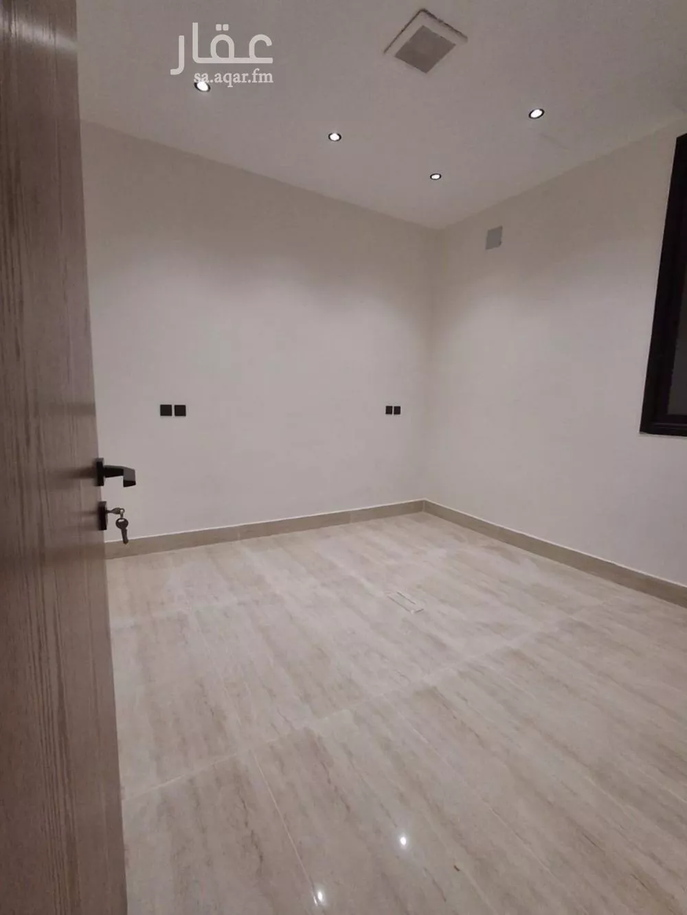 3 bedroom floor in Dhahrat Namar 4