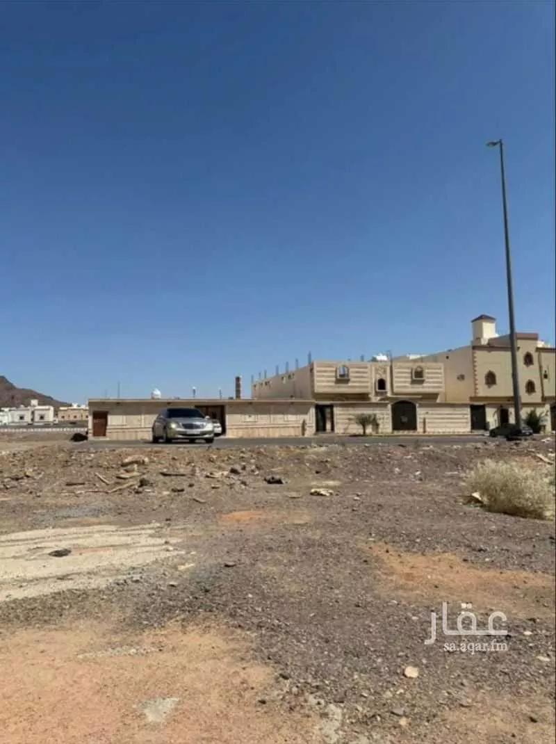 أرض 600 م² في ورقان 4