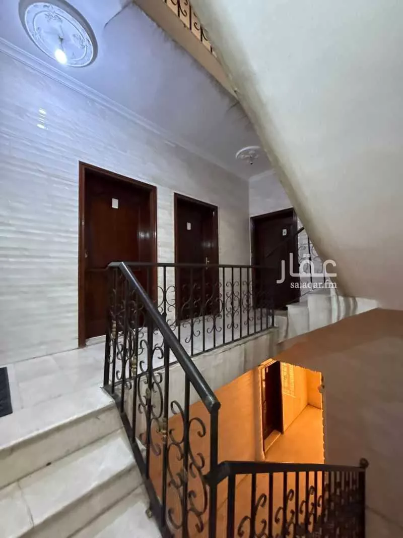 عمارة 500 م² في العزيزية 4