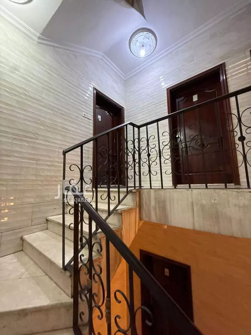 عمارة 500 م² في العزيزية 5