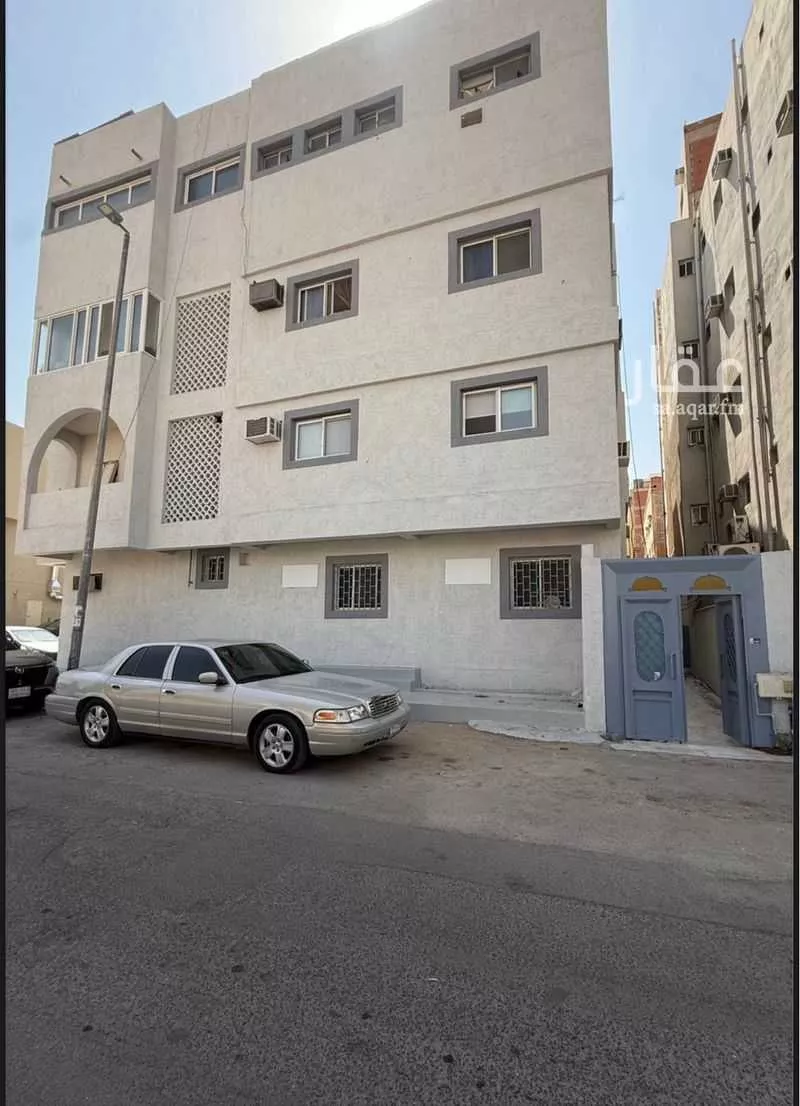 عمارة 369 م² في قربان 4