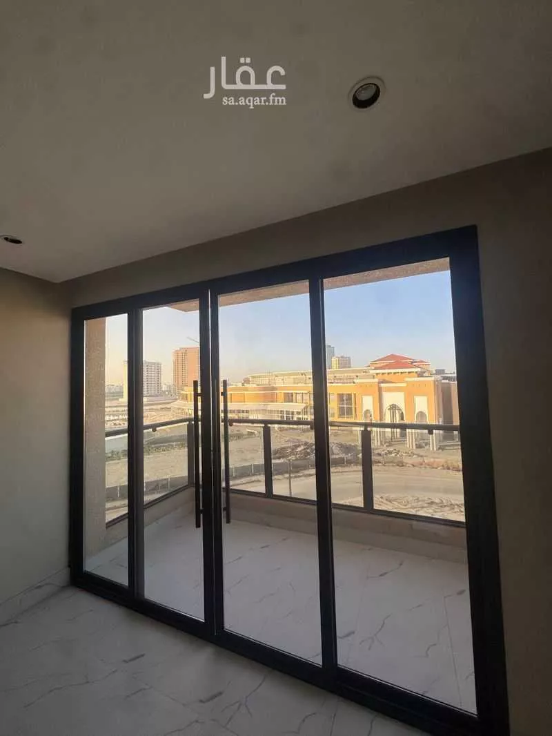 شقة 4 غرف في الحمرا 1