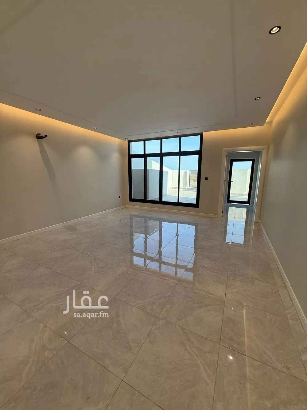 شقة 6 غرف في طيبة 5