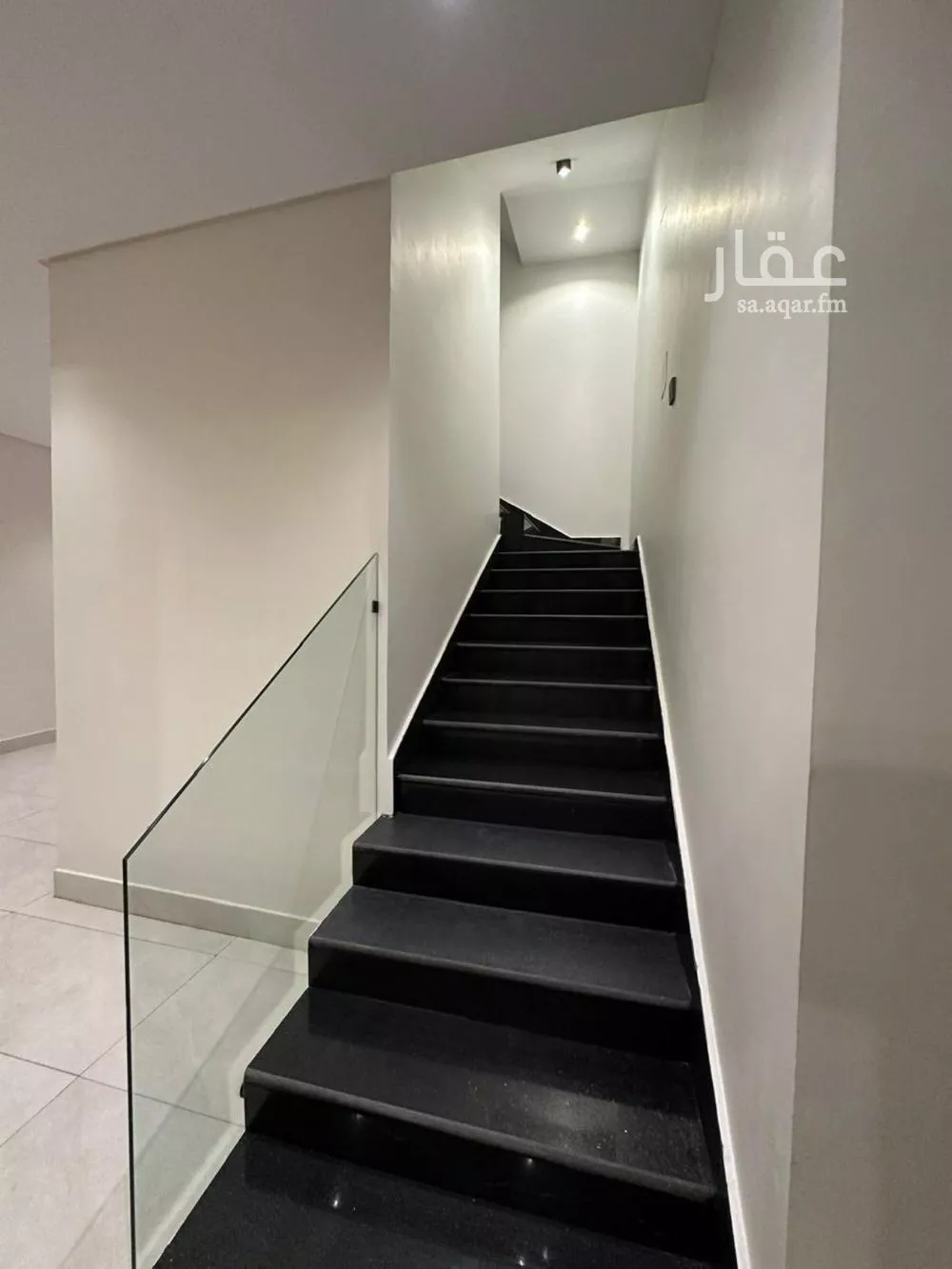 فيلا 7 غرف في المهدية 4