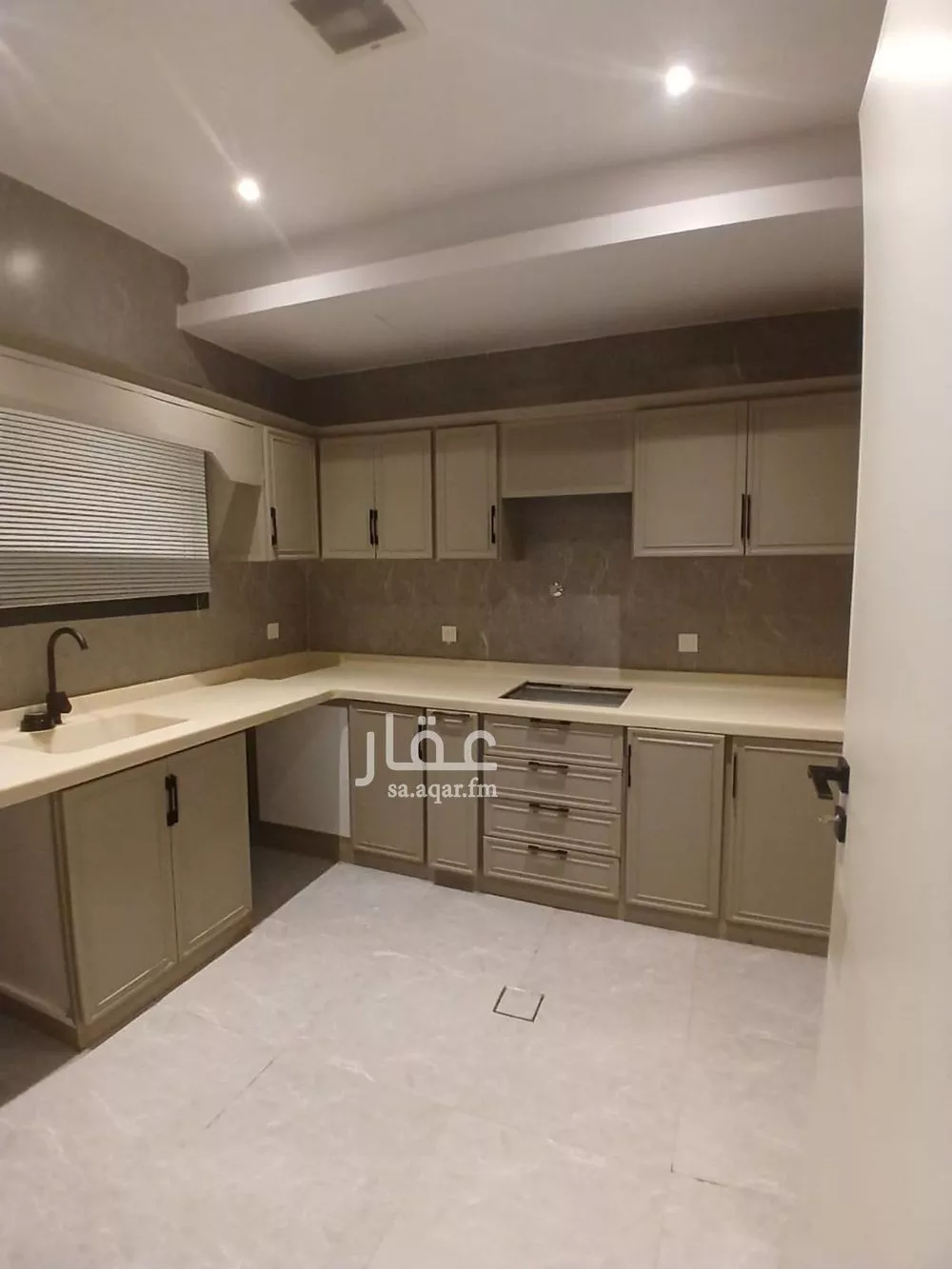 3 bedroom floor in Al Yarmouk 1