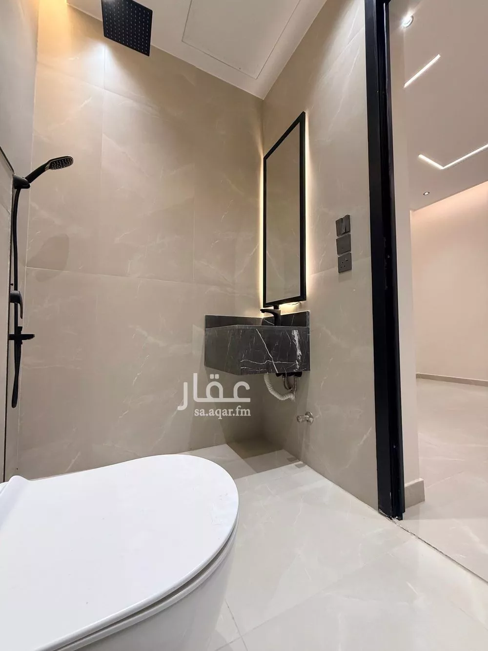 4 bedroom apartment in Dhahrat Laban 5