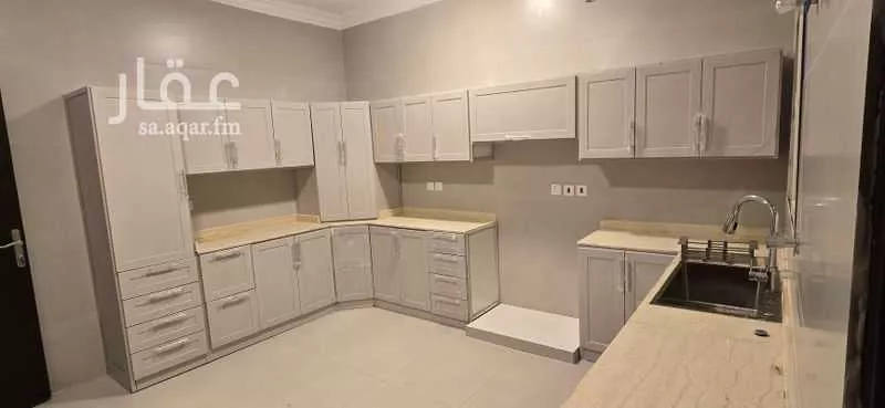 5 bedroom villa in Al Hazm, Riyadh 9