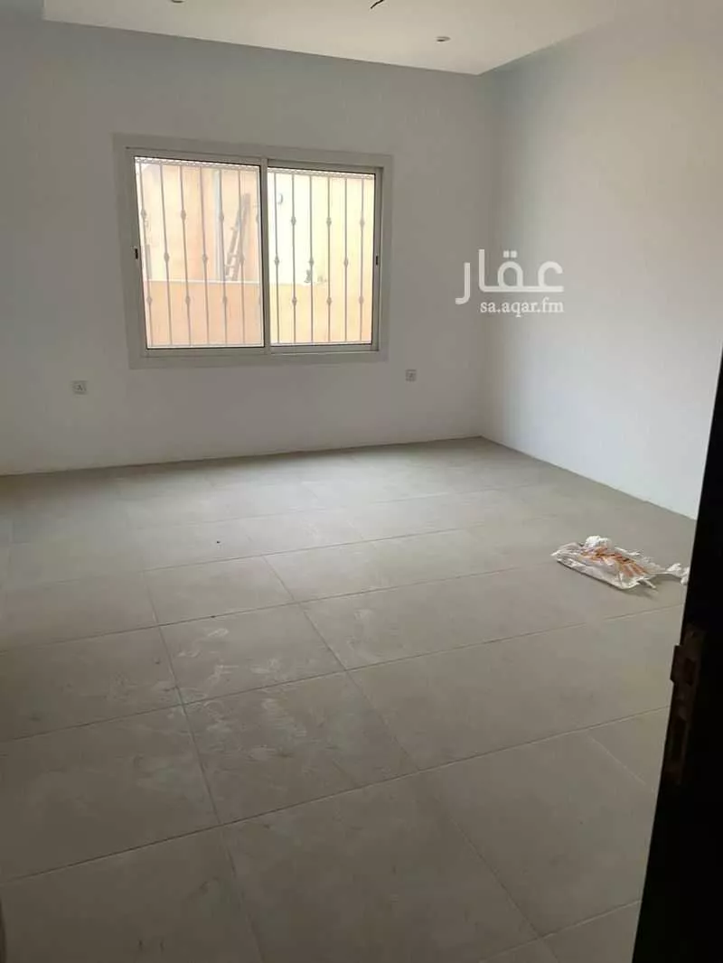 فيلا 7 غرف في طيبة 4