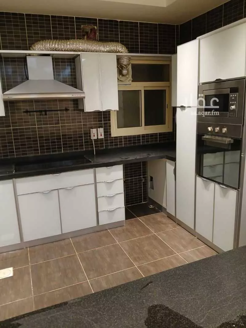 شقة 4 غرف في الملقا 5