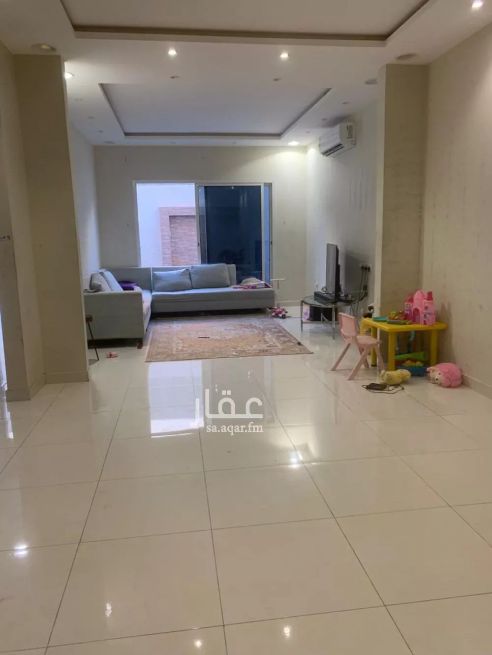 فيلا 5 غرف في عكاظ 2